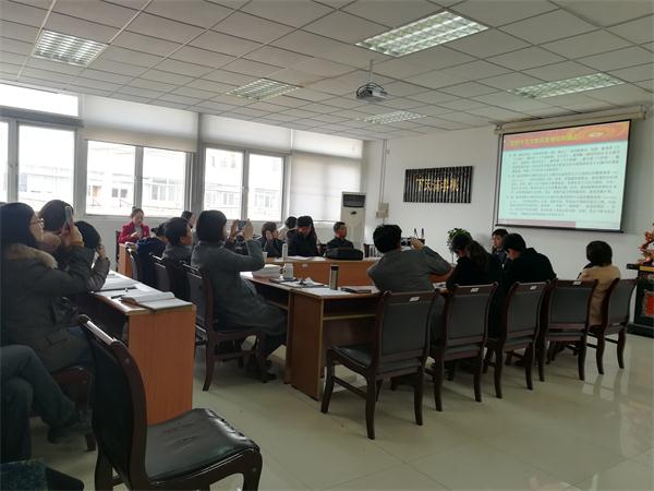 认真学习党的十九大精神,做新时代政治坚定、敢于担当的新闻人——我院举办学习贯彻党的十九大精神辅导报告会